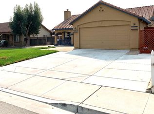 1131 Kimberly Ct, Hollister, CA 95023