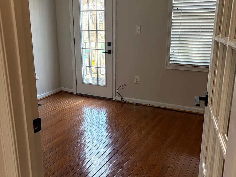1203 S Bouldin St — Photo 9