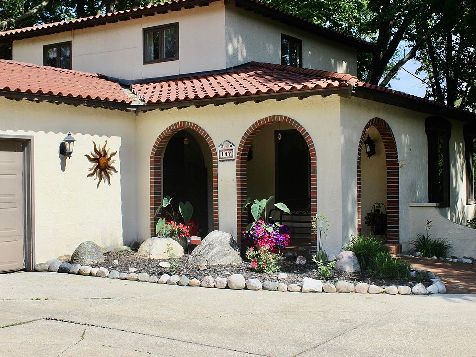 147 Country Club Blvd, Plainwell, MI 49080 Zillow