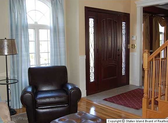 3rd image of 217 Swinnerton St