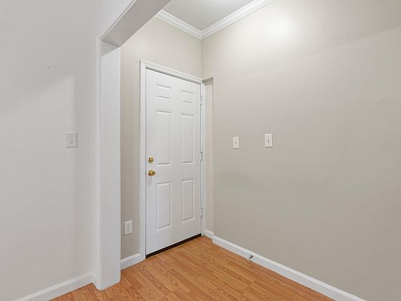 3rd image of 1913 Lafayette Blvd #B