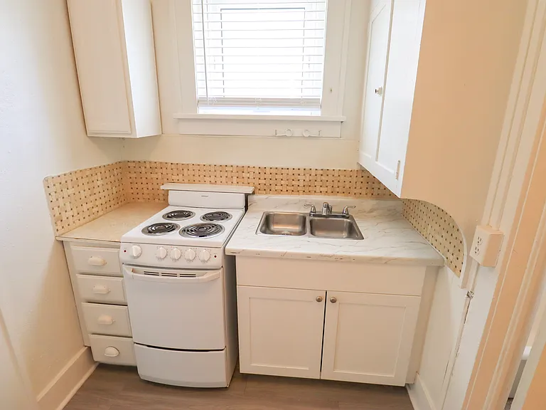 155 W Mountain Ave #128-5 — Photo 4