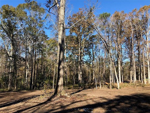 3rd image of 428 Lee Road 295