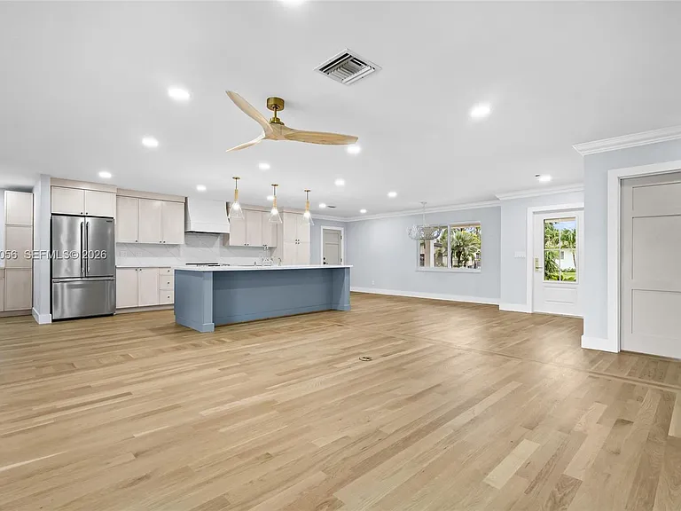 6000 SW 17th St — Photo 3