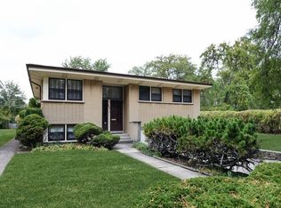 241 Kilpatrick Ave, Wilmette, IL 60091