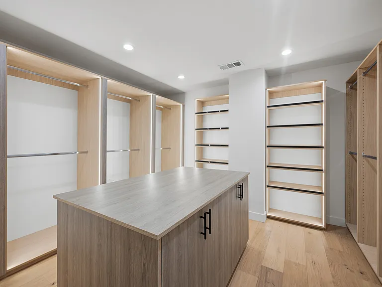 18101 Green Meadow Dr — Photo 5