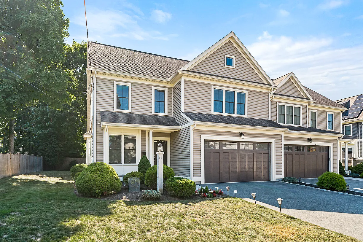 4 bed, 4.5 bath, 3703 sqft, $5,500 — Photo 1