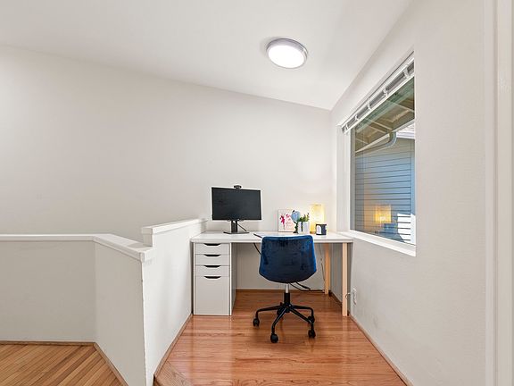 5th image of 4356 W Lake Sammamish Pkwy SE APT 144