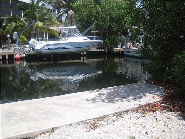 2nd image of 225 Bougainvillea St