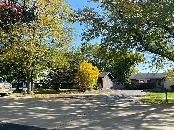 4th image of 379 N Vista Ave