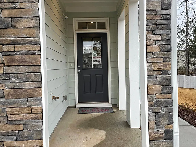 1320 Hopedale Dr — Photo 2