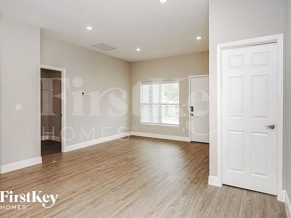 2nd image of 740 Lavender St SE