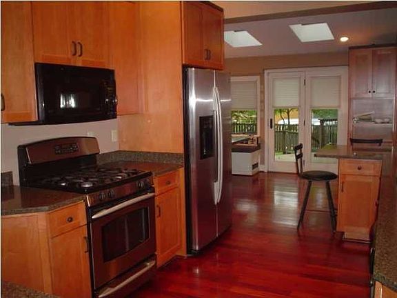 5th image of 1584 Parsons Pl