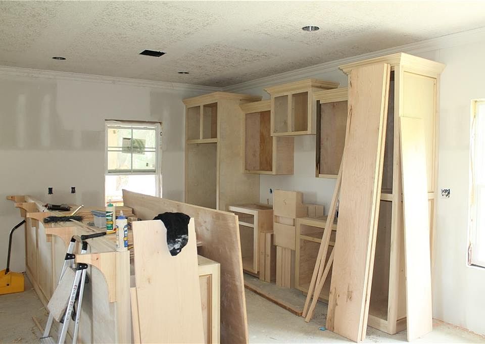 2nd image of 4221 Alma Ln