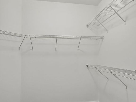 5th image of 650 N Milwaukee Ave #3