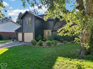 1053 Goldfinch Rd, Columbus, IN 47203