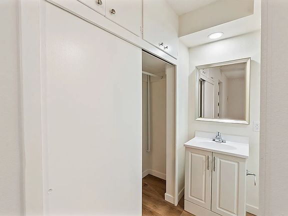 4th image of 525 Catalina St APT A