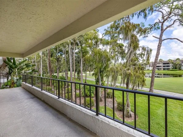 103 Clubhouse LN #285, NAPLES, FL 34105
