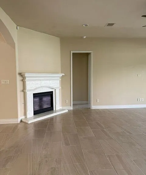 16923 Lumberton Dr — Photo 12