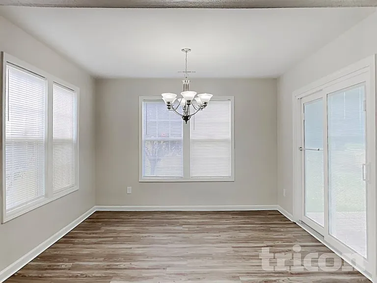 113 Elgin Ln — Photo 5