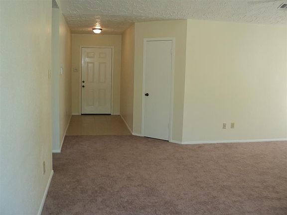 3rd image of 2406 Buttonhill Dr