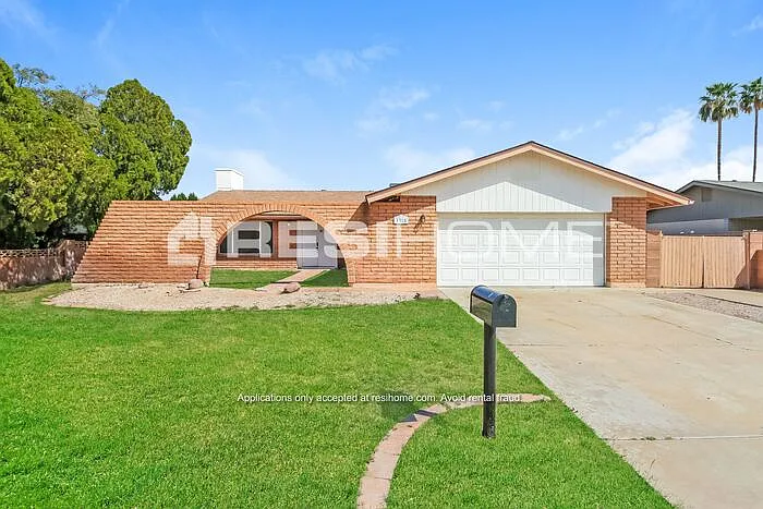 1315 S Polly Ann Dr — Photo 2