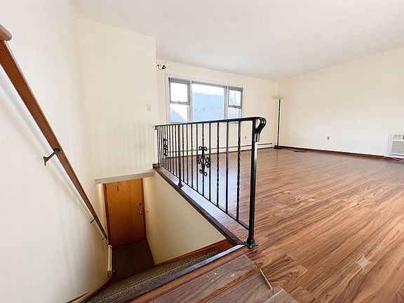 2nd image of 100 Hancock Ave