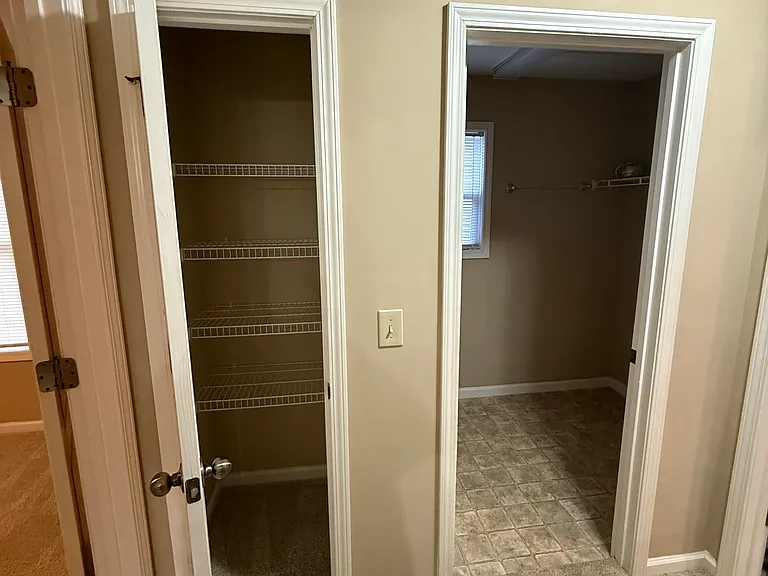 9907 Thunderbolt Way — Photo 21