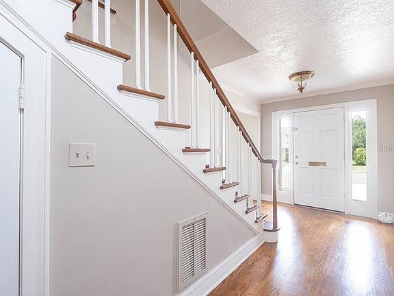 5th image of 328 Morningside Dr
