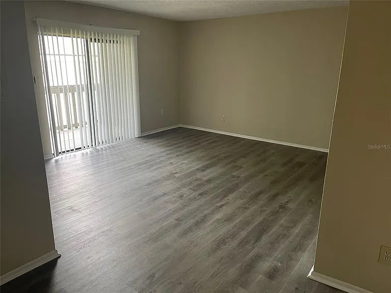 137 Springwood Cir #D — Photo 3
