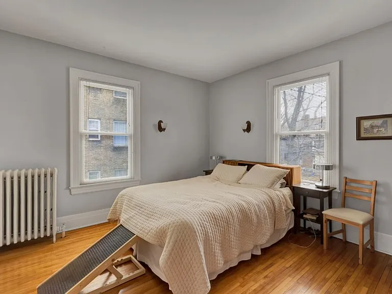 2208 Girard Ave S #2 — Photo 8