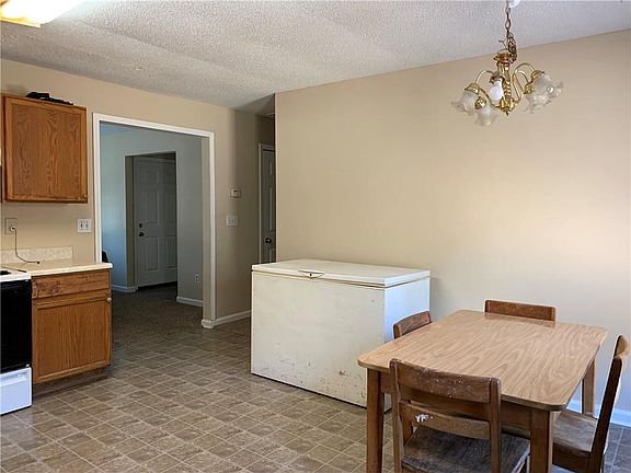 4th image of 124 Lake Forest Dr