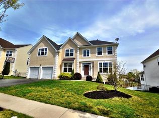 768 Yorkshire Dr, Breinigsville, PA 18031