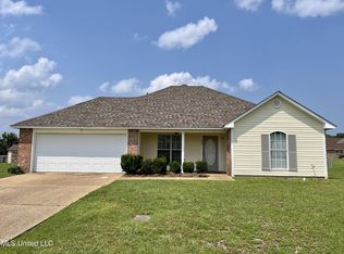 424 Fairway Ave, Byram, MS 39272