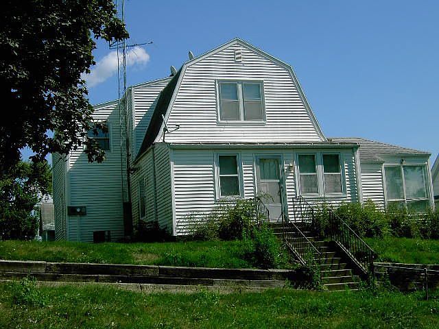 2nd image of 25 N Grove St