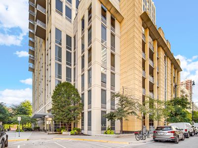 720 N Larrabee St APT 102, Chicago, IL, 60654