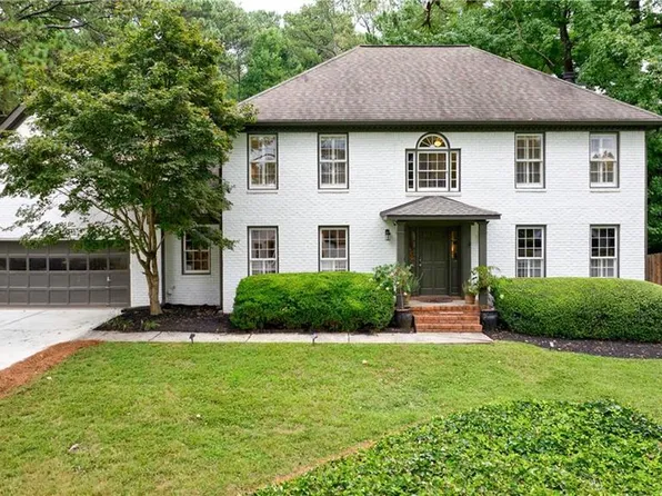 825 Kingridge Dr, Roswell, GA 30075