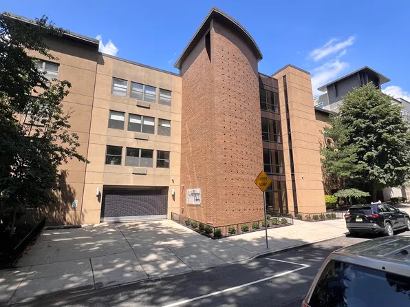 5711 Jefferson St APT 210, West New York, NJ 07093