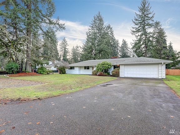 3rd image of 10822 Interlaaken Dr SW