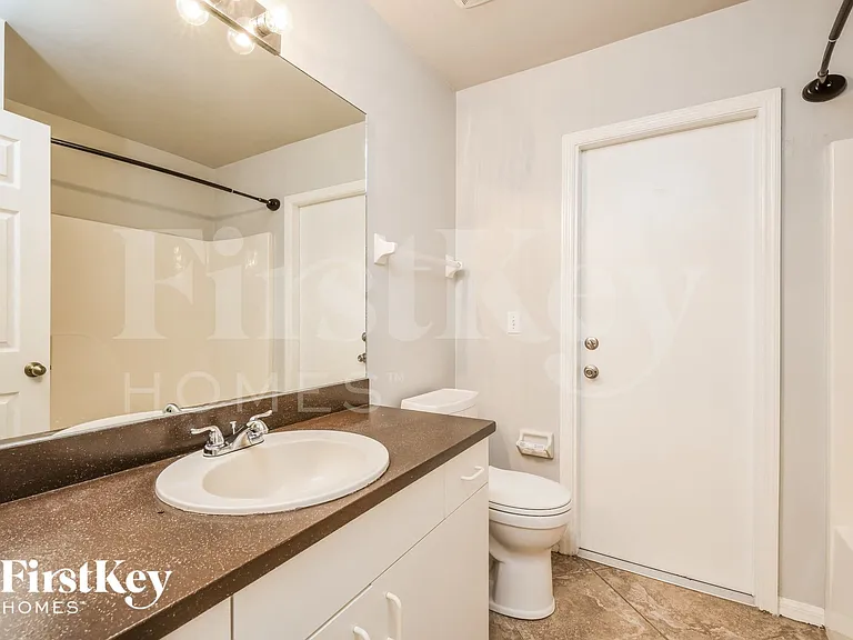 9033 Frank Rd — Photo 14