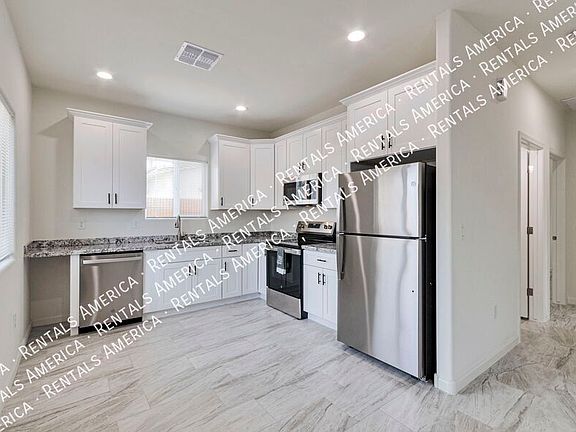 3rd image of 3727 N Stone Ave Unit 2