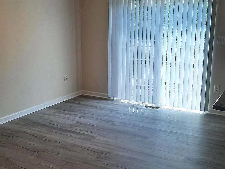 929 Admirals Quay Dr — Photo 8