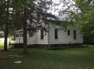 3031 E Shaulis Rd, Waterloo, IA 50702