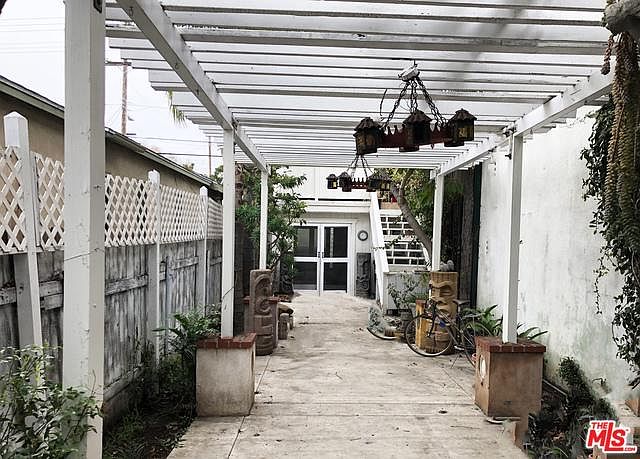 2nd image of 1519 Venice Blvd