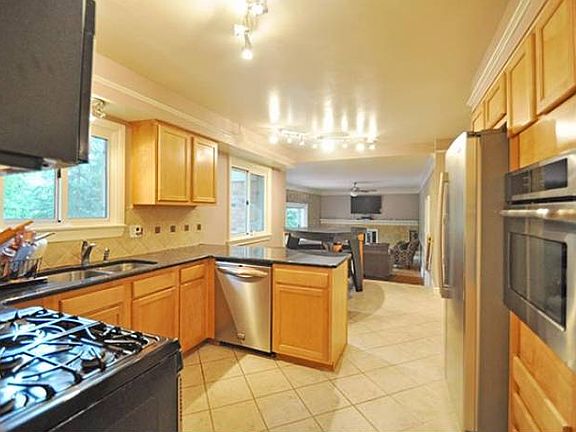 2nd image of 29694 Colony Circle Dr