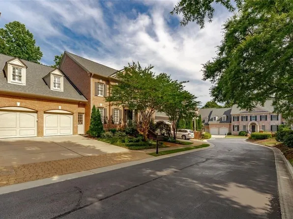 315 Enclave Cir, Sandy Springs, GA 30342