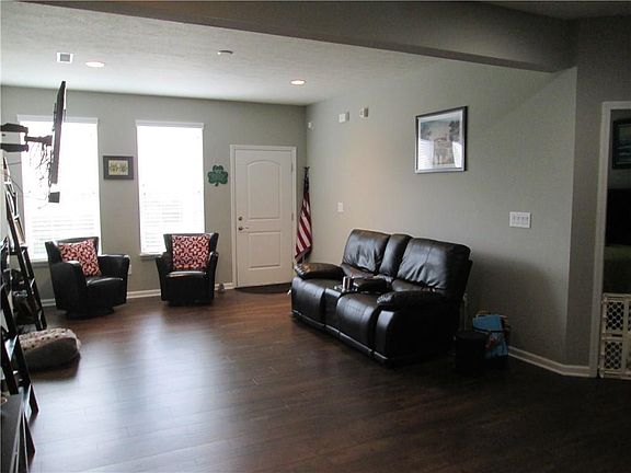 5th image of 9686 Calamus Dr