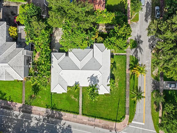 3rd image of 3600 Ponce De Leon Blvd #A