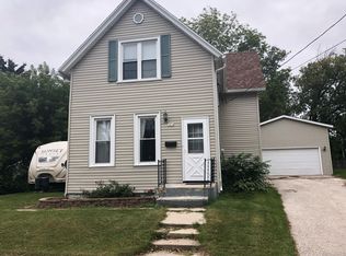 1416 S 15th St, Manitowoc, WI 54220