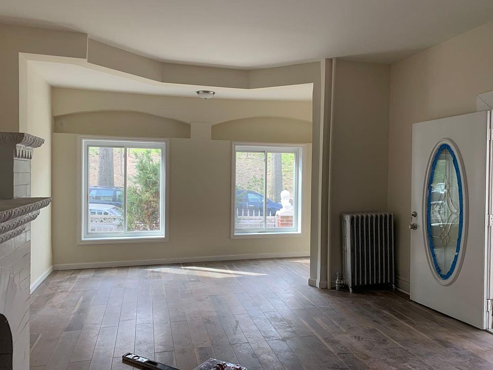 1st image of 2332 Aqueduct Ave E